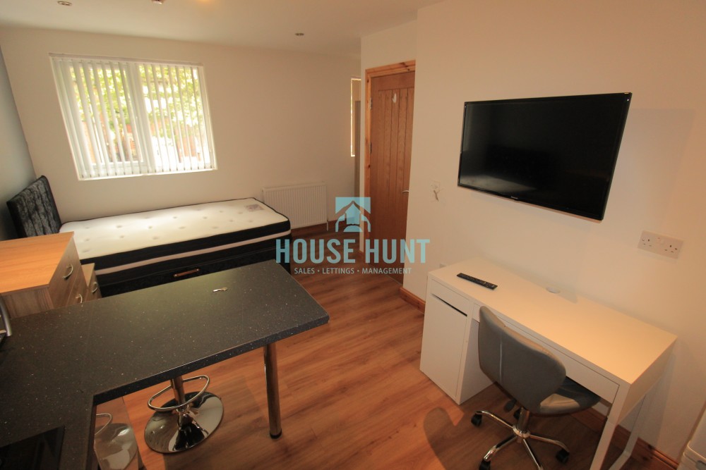 Flat 8 - 46 Rookery Road, Selly Oak, Birmingham, B29 7DQ