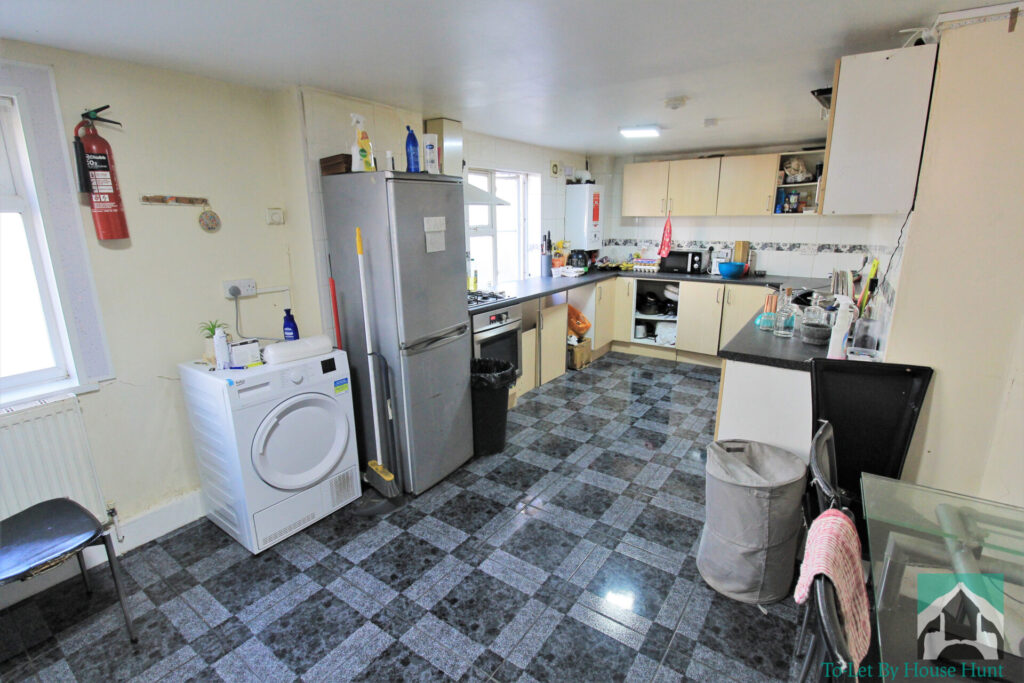 Flat D - 808 Bristol Road, Birmingham, West Midlands, B29 6NA